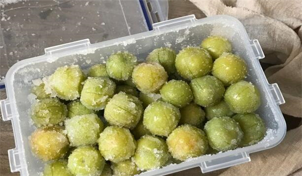 李子怎么腌制才好吃，李子的腌制方法(超簡單)