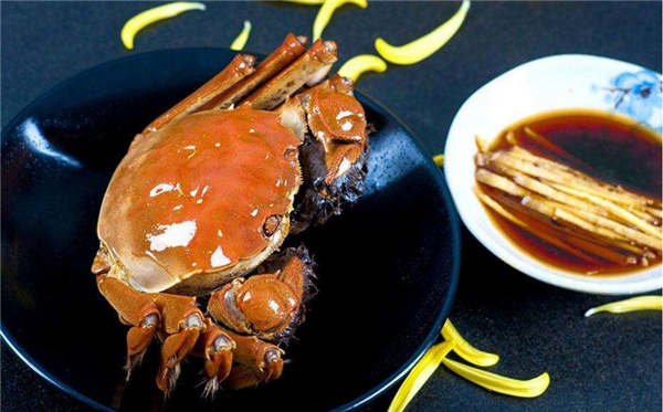 螃蟹開(kāi)水蒸還是涼水蒸,蒸螃蟹水開(kāi)后放入蒸