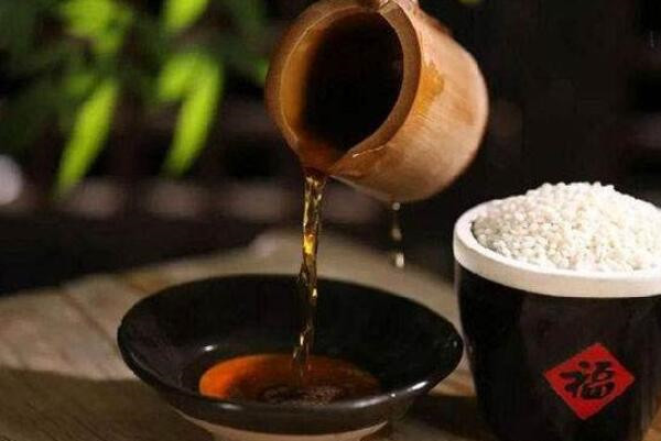 男人喝黃酒有什么好處，男人喝黃酒的四大好處