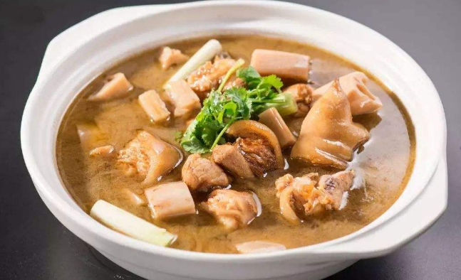 豬蹄蓮藕湯為什么會變黑，蓮藕湯怎么不黑