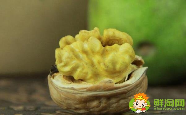 青皮核桃怎么吃，核桃去青皮用什么藥