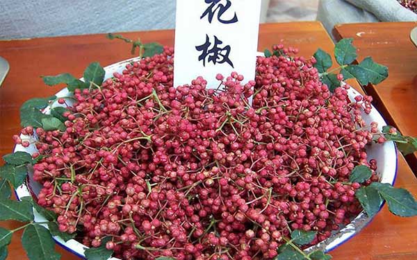 花椒什么時間可以摘成熟了,樹上摘下來的花椒怎么處理