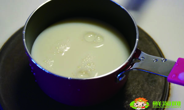 駱駝奶比牛奶好嗎，駱駝奶粉和牛奶粉有什么區別