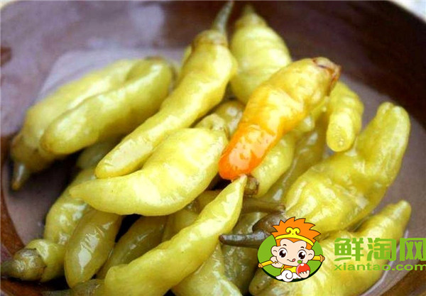 泡辣椒總是浮起來泡不到，泡辣椒上浮用什么壓