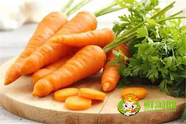 炒胡蘿卜要先水煮嗎，胡蘿卜不能和什么同食