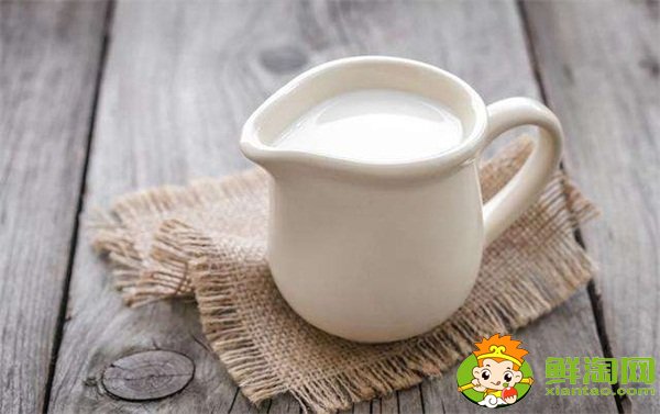 牛奶晚上什么時候喝最好，晚上喝純牛奶會胖嗎