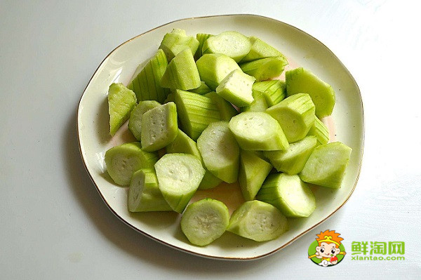 絲瓜有點(diǎn)苦能吃嗎，這種絲瓜以后千萬(wàn)不要再吃了