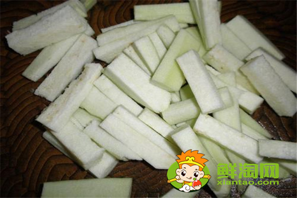 怎么快速去茄子皮,炒茄子一定要炸嗎