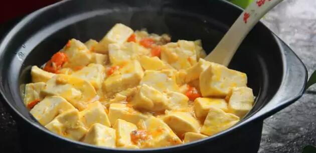 大閘蟹能和豆腐一起吃嗎