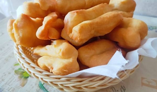 家庭做小油條簡(jiǎn)單方法