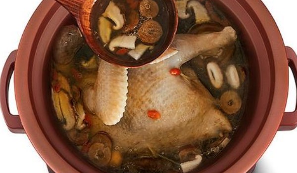 花膠雞湯的做法