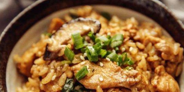 電飯鍋雞肉燜飯的做法