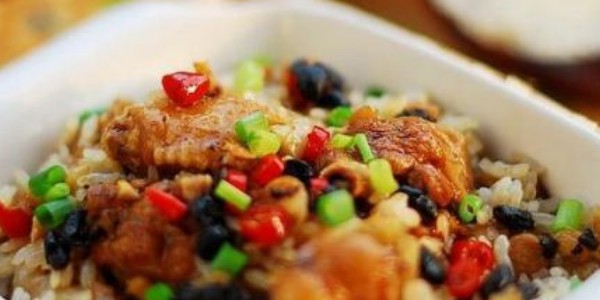電飯鍋雞肉燜飯的做法